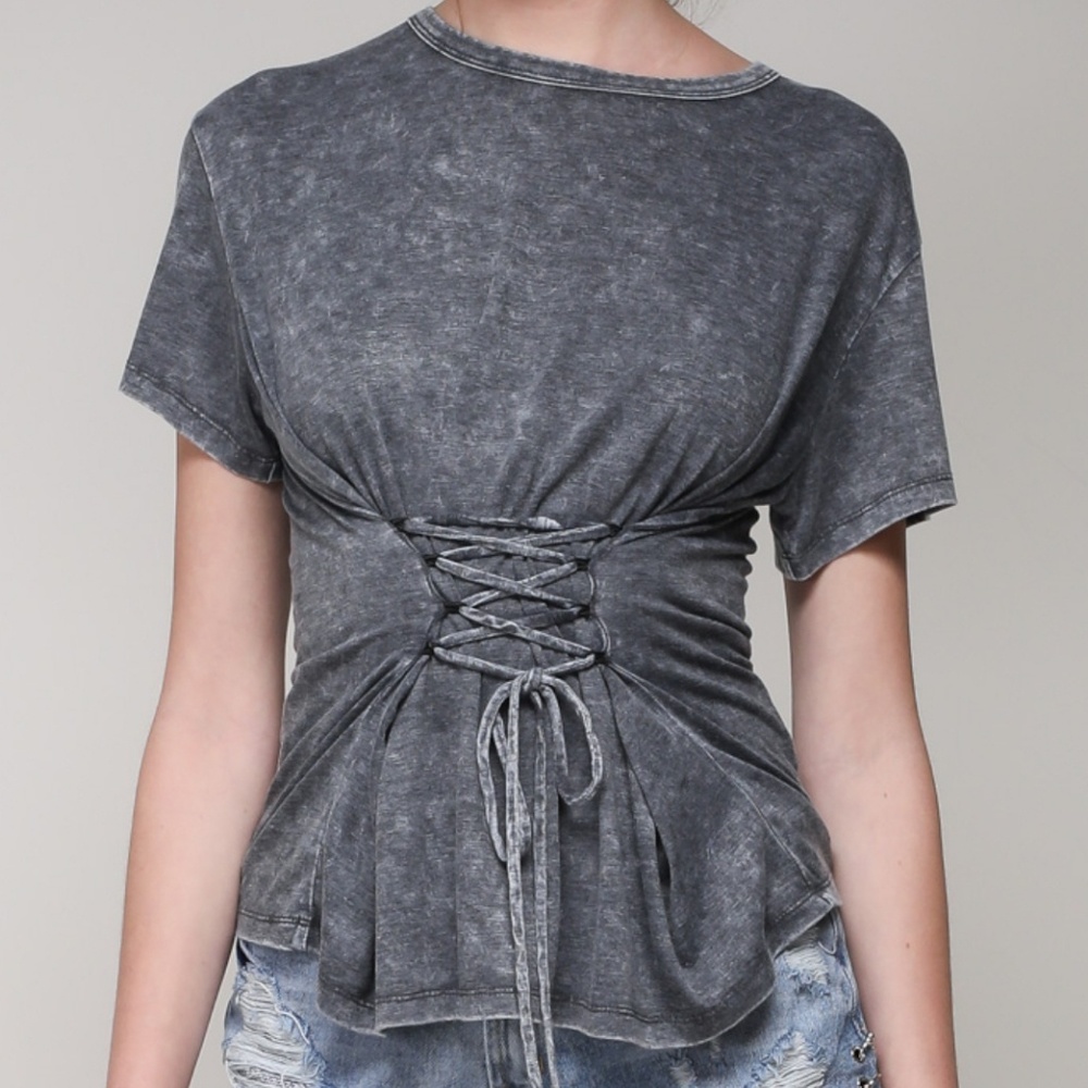 Short sleeve tee with front string bow washed
